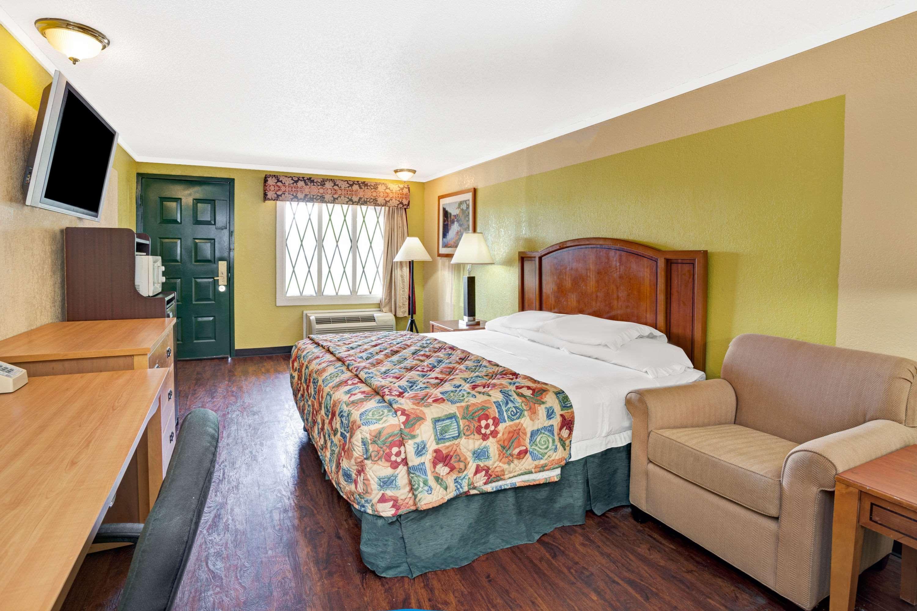 Knights Inn - Madison Heights Esterno foto