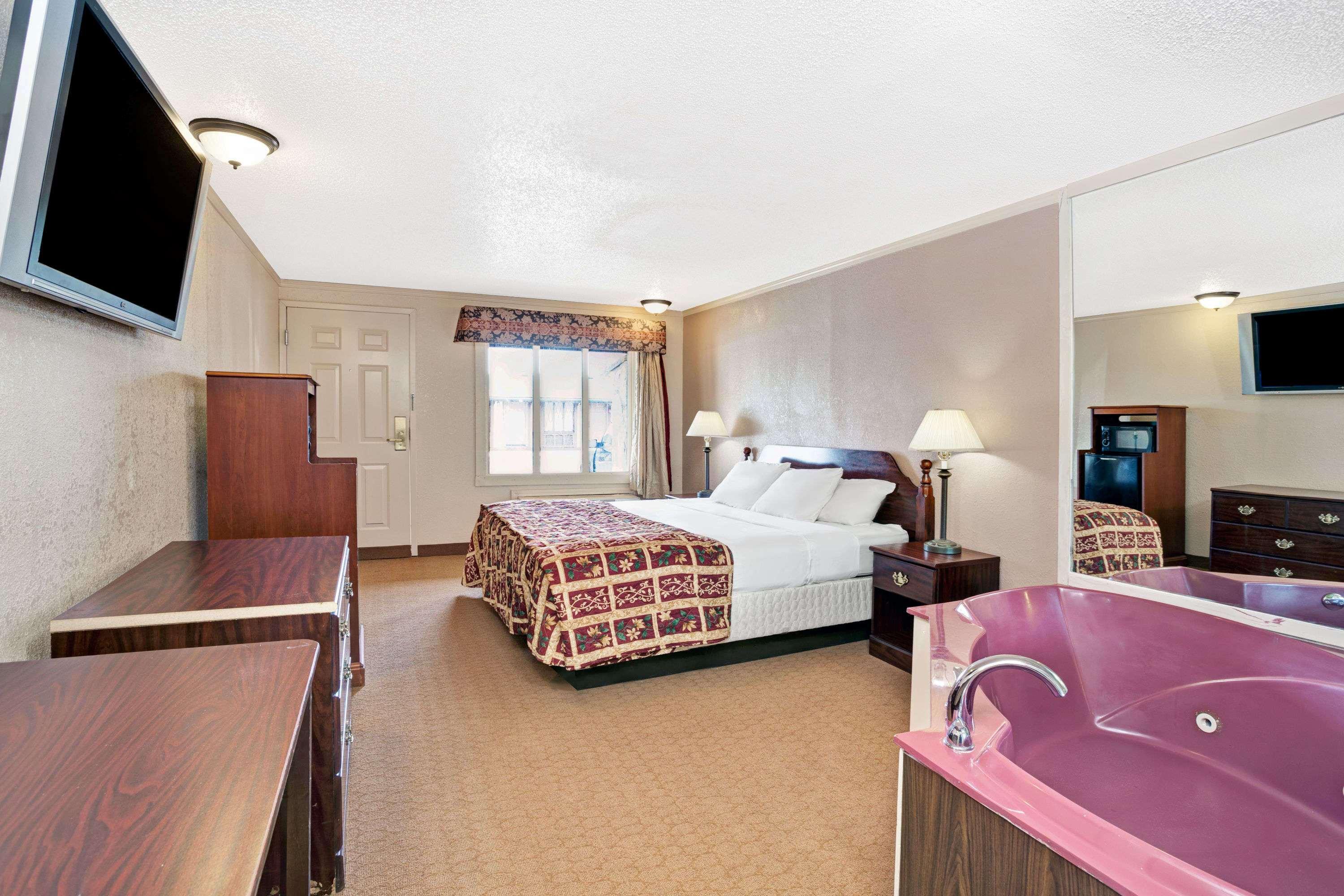 Knights Inn - Madison Heights Esterno foto