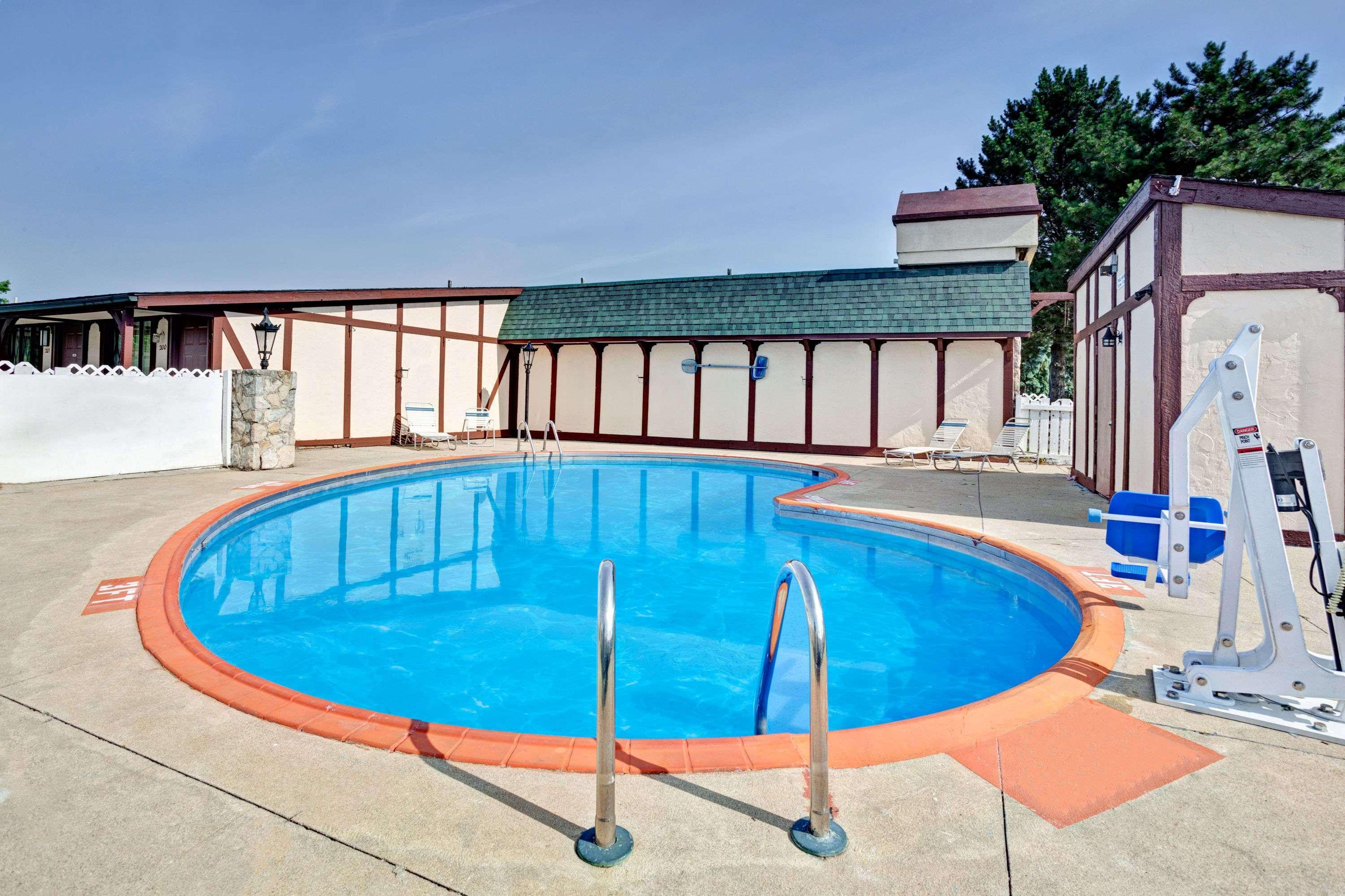 Knights Inn - Madison Heights Esterno foto
